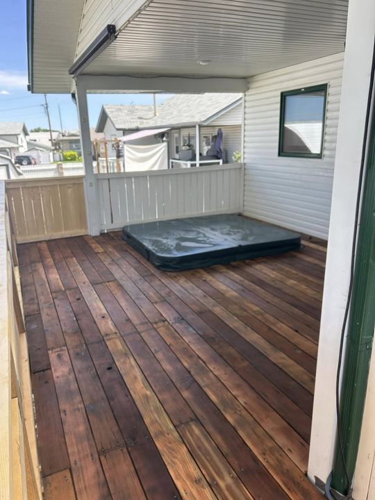 Restored deck around a hot tub