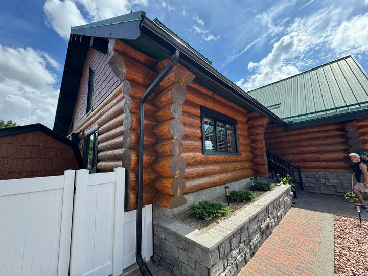 Log corner detail